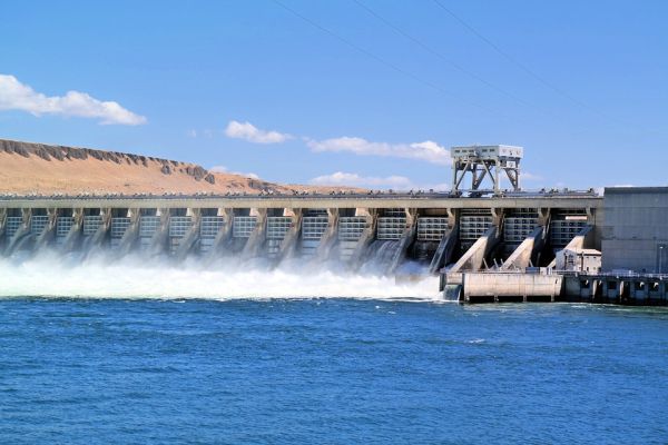 La costruzione di dighe per il controllo dell'acqua