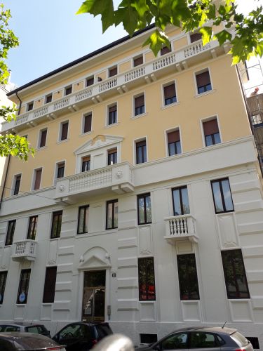 La facciata del condominio di Viale Murillo a Milano dopo l'intervento di riqualificazione