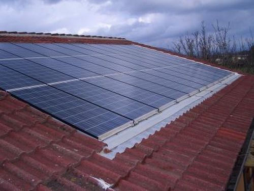 Per gli impianti termici o fotovoltaici integrati nei tetti necessaria l’autorizzazione 1