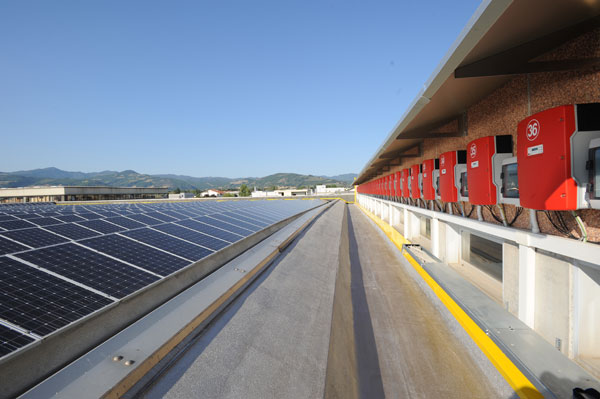 Impianto fotovoltaico centrale o modulare? 1