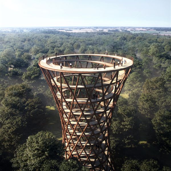La passerella di 600 metri della torre Treetop Experience in Danimarca