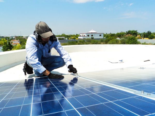 Entro il 2021 il fotovoltaico darà lavoro a 175.000 persone in Europa