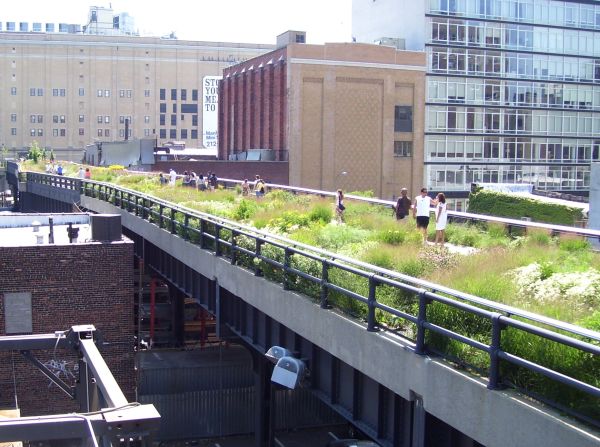 Quartiere riqualificato a New Yortk intorno alla City High Line