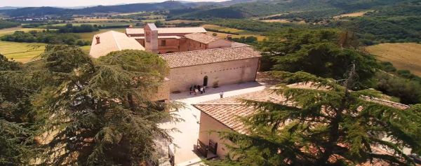 Riqualificate e premiate Le ex scuderie del Monastero benedettino della Rocca di Sant'Apollinare 