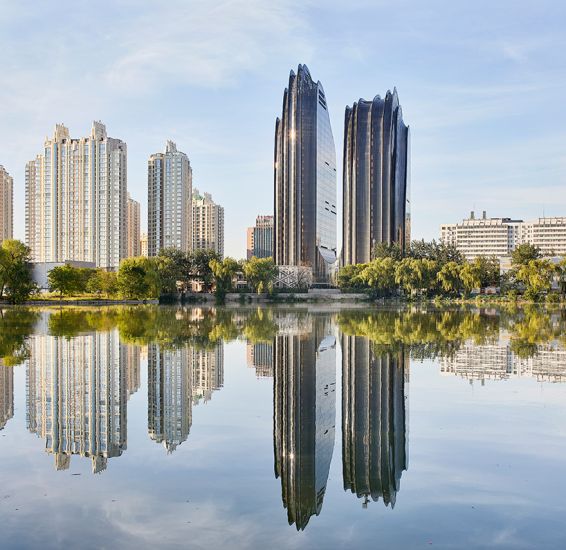 Nuovo futuristico complesso architettonico in Cina Chaoyang Park Plaza