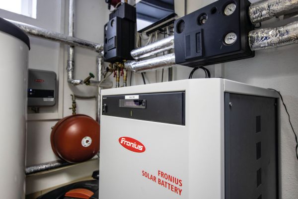 Soluzioni integrate Fronious per le 24 ore di sole