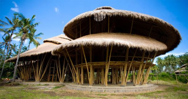 Green School, Bali realizzata in bamboo