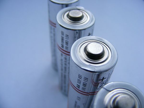 Al MIT si lavora ad una batteria che mangia la CO2 