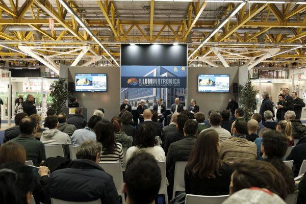 Successo e soddisfazione per Illuminotronica a Bologna