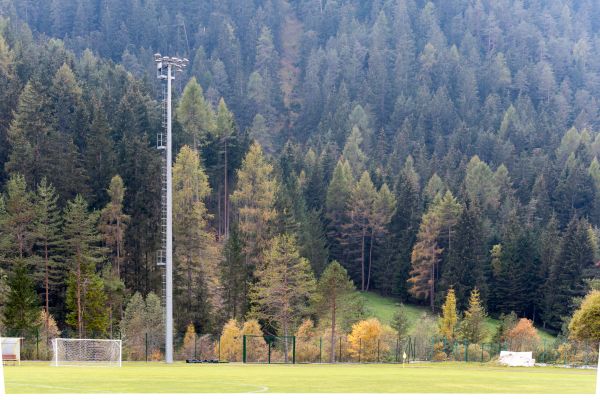 Uno dei proiettori Smart Pro di Gewiss per il campo da calcio Ciamaor