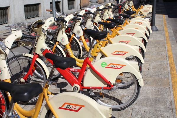 bike sharing: una forma di mobilità sostenibile bike sharing: una forma di mobilità sostenibile