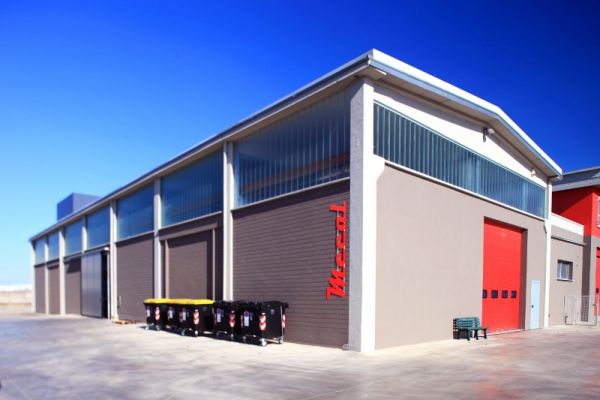 Ottimo comfort nei capannoni industriali grazie alle pompe di calore Hoval