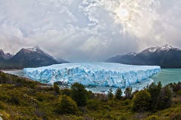 Nel mondo diminuiscono i ghiacciai, da sempre importanti serbatoi d'acqua