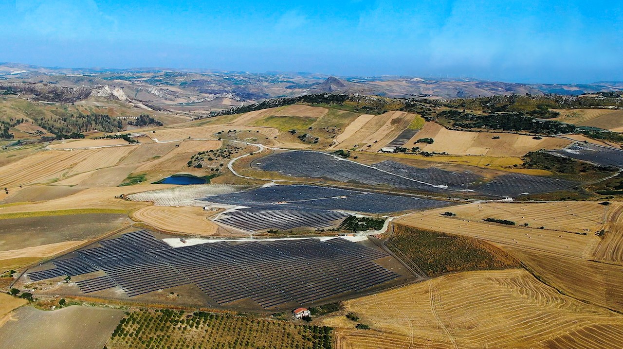 Inverter di stringa PVS-175 di ABB per il nuovo parco fotovoltaico di Naro 