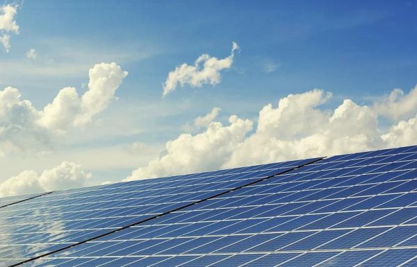 Come l'elettrificazione solare può accelerare la decarbonizzazione europea