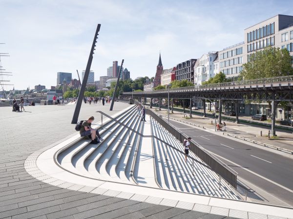 La promenade urbana realizzata ad Amburgo su progetto di ZHA