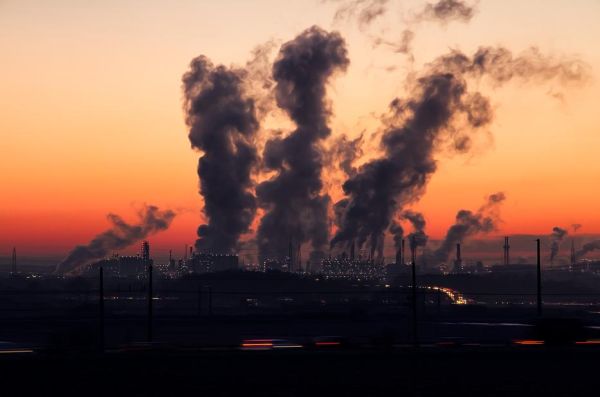 Lo smog ammazza-Pianeta, ogni giorno uccide 12mila persone e mangia 8 miliardi di dollari