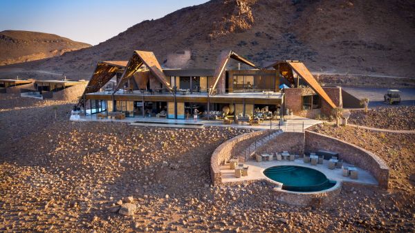 Sossusvlei lodge: l’hotel sostenibile nel cuore del deserto africano