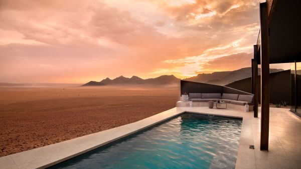 Sossusvlei lodge: l’hotel sostenibile nel cuore del deserto africano con piscine private