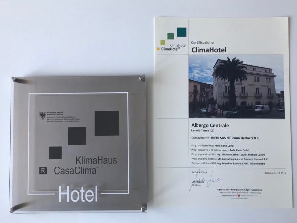 Targa Climahotel dell'Albergo Centrale di Lamezia Terme 