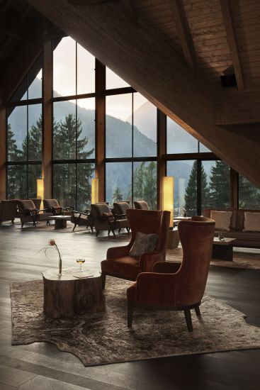 La lobby del Lefay Resort & SPA Dolomiti di Pinzolo
