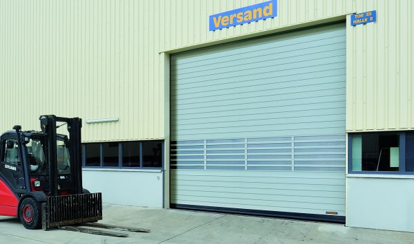 Nuovo portone per edifici industriali ad efficienza energetica 1