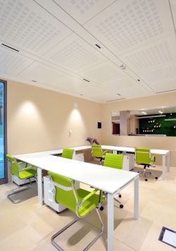 Soffitto radiante per il riscaldamento e raffrescamento efficiente 4