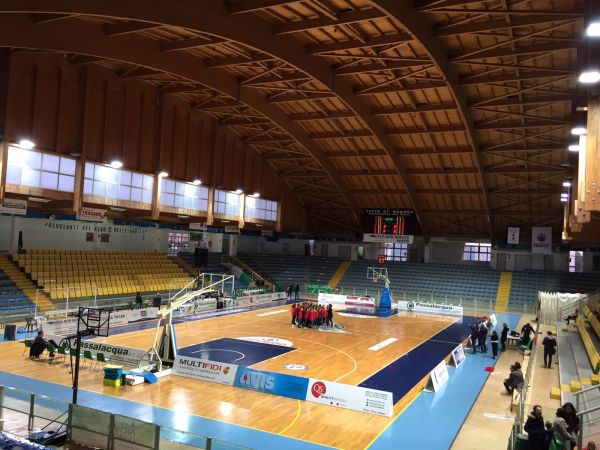 Innovativo impianto di illuminazione LED per un palazzetto dello sport 1