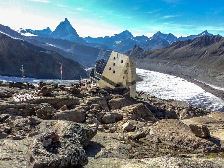 Il rifugio autosufficiente a livello energetico Monte Rosa Hutte