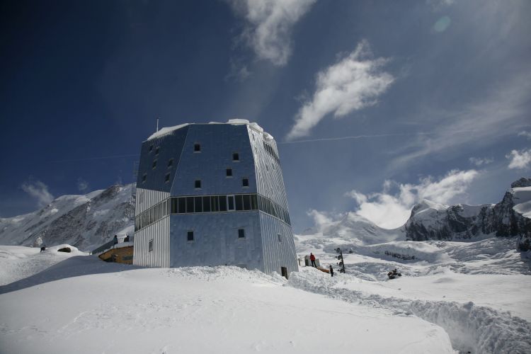 Rifugio ecosostenibile Monte Rosa Hutte