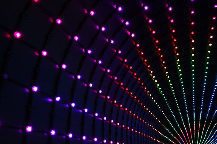 Tecnologia LED: disponibilità della luce nell’intera gamma di colori