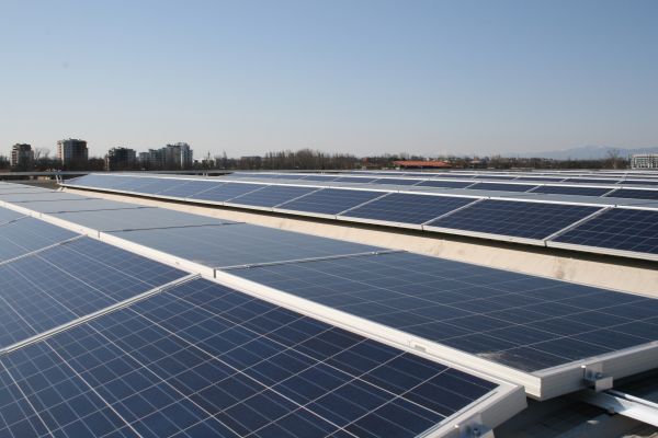 Energia fotovoltaica Magnetti Goldbeck per Amadori e Tessiture di Nosate