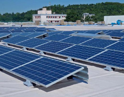 Soluzione per installare moduli fotovoltaici rigidi su tetti piani