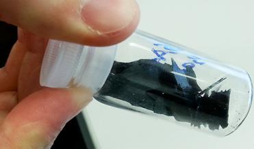 Nuovo tipo di vetro per rendere le batterie agli ioni di litio più efficienti
