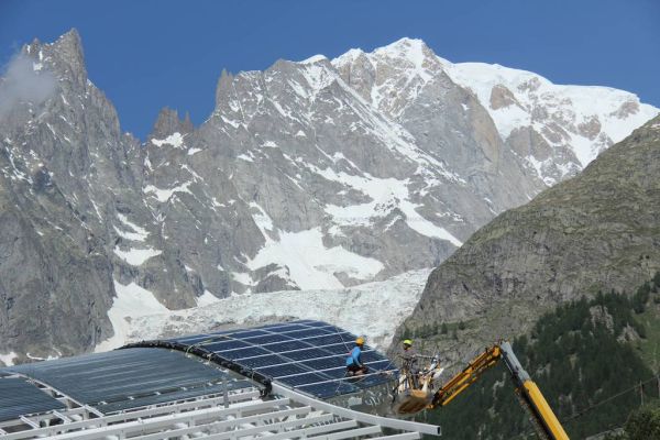 Impianto fotovoltaico a 3452 metri per la nuova stazione ferroviaria. Inverter ABB