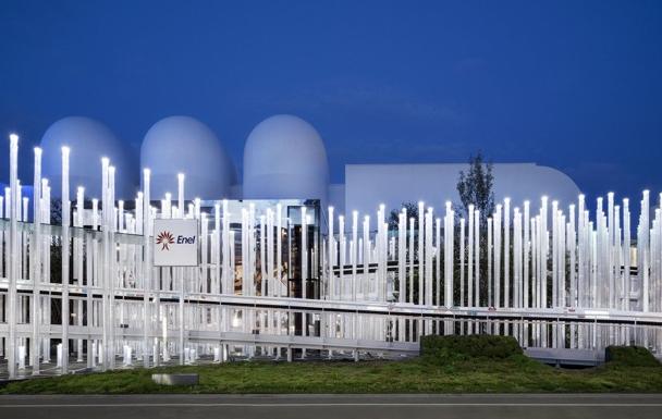 Sistema di illuminazione in policarbonato alimentato da fotovoltaico per il padiglione Enel