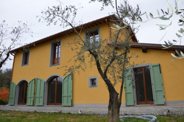 Norhaus firma villa in xlam a Pistoia