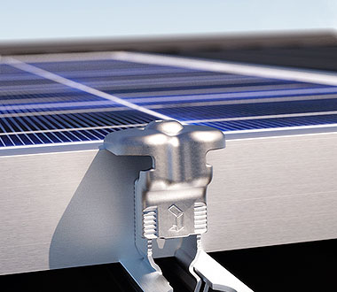 Il morsetto universale RS1 per i pannelli fotovoltaici vince il Solar Industry Award