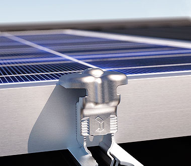 Il morsetto universale RS1 per i pannelli fotovoltaici vince il Solar Industry Award