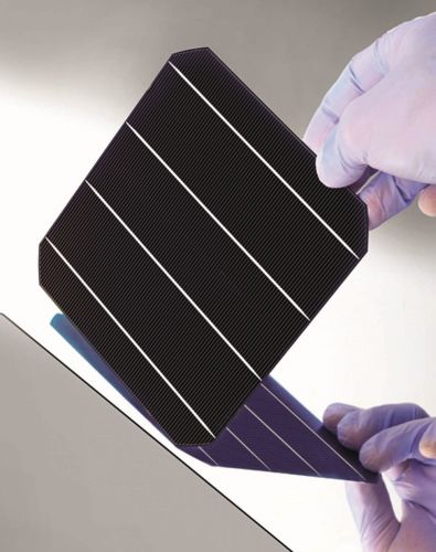 Efficienza superiore al 21% per le celle fotovoltaiche bifacciali BiSoN con 4 bus-bar