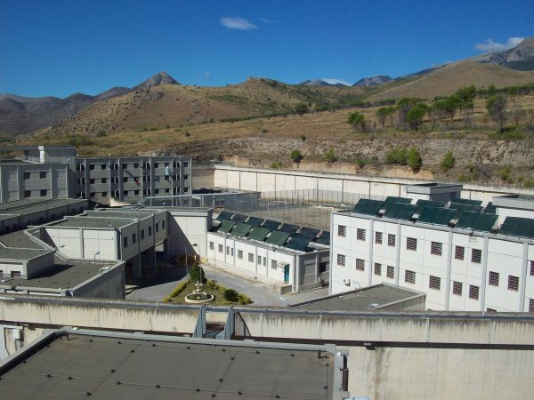 Impianto solare termico nel carcere di Castrovillari