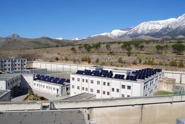 Impianto solare termico nel carcere di Castrovillari