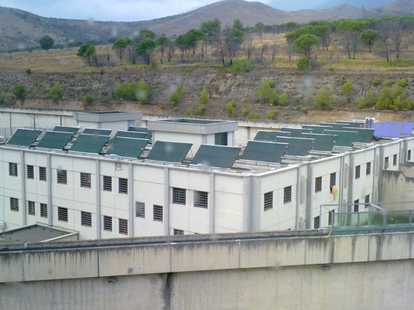 Impianto solare termico nel carcere di Castrovillari