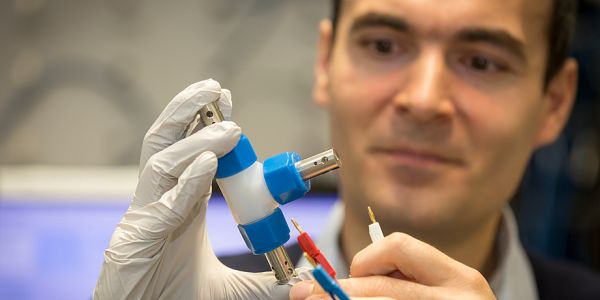 Celle fotovoltaiche e sistemi di accumulo in un unico dispositivo