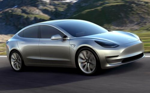 La nuova auto elettrica Tesla alla conquista del mercato