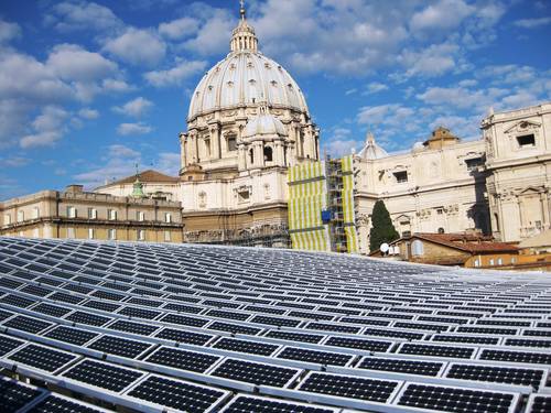 Un impianto fotovoltaico su ogni chiesa italiana