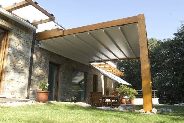 Evoenergy, la prima tenda da sole che produce energia