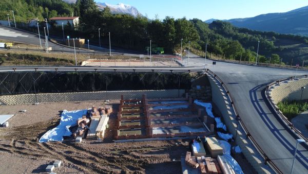 L’edificio in legno, riciclabile, che si monta come un puzzle