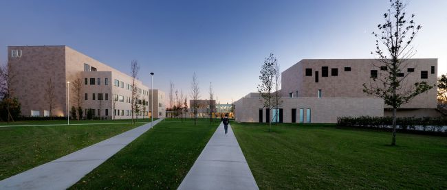 Campus di Humanitas University immerso nel verde