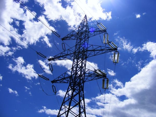 Crescono a maggio i consumi di energia. Idroelettrico a +69